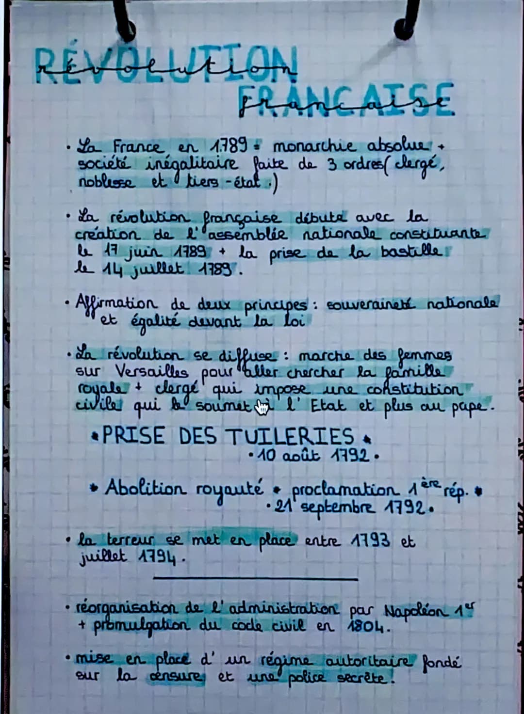 REVOLUTION
FRANCAISE
• La France en 1789 = monarchie absolue +
société inégalitaire faite de 3 ordres ( clergé,
noblesse et tiers - état :)
