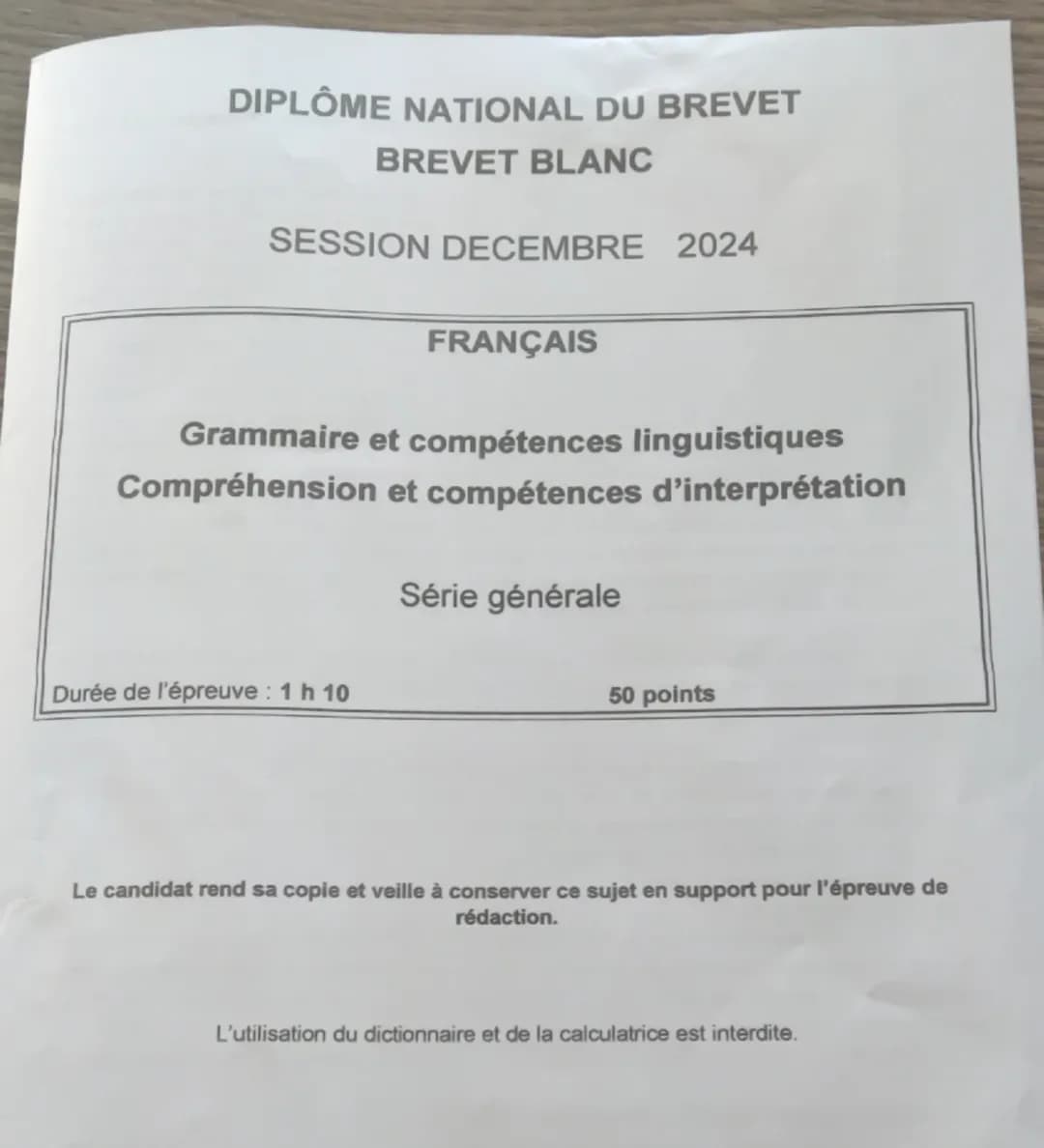DIPLÔME NATIONAL DU BREVET
BREVET BLANC
SESSION DECEMBRE 2024
FRANÇAIS
Grammaire et compétences linguistiques
Compréhension et compétences d