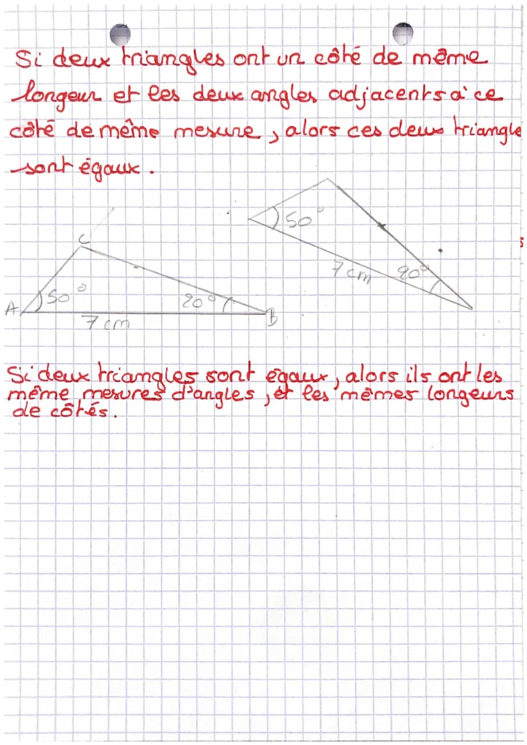 Définitions
Dire que deux triangles sont égaux signifie
qu'ils sont superposables.
Propriétés:
Si deux triangles ont leurs côtés deux à deux