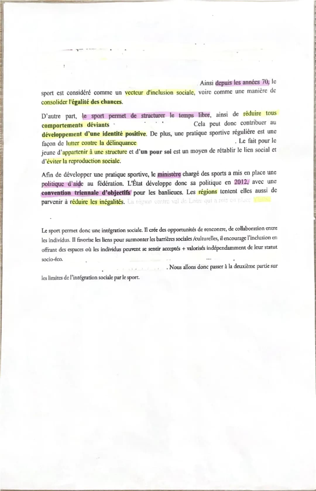 Le sport est-il facteur d'insertion sociale?
Or aujourd'hui le
Le sport a longtemps été considéré comme une activité réservée aux classes le