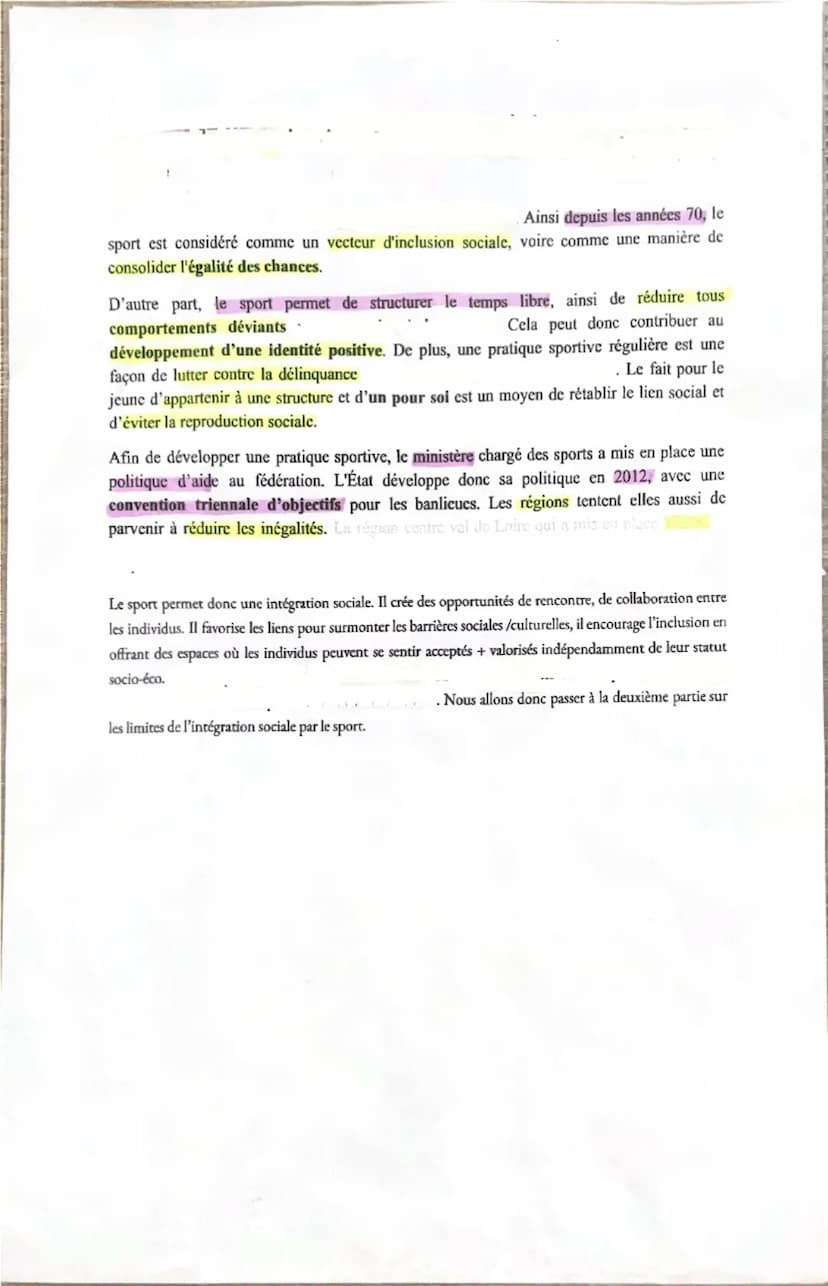 Le sport est-il facteur d'insertion sociale?
Or aujourd'hui le
Le sport a longtemps été considéré comme une activité réservée aux classes le