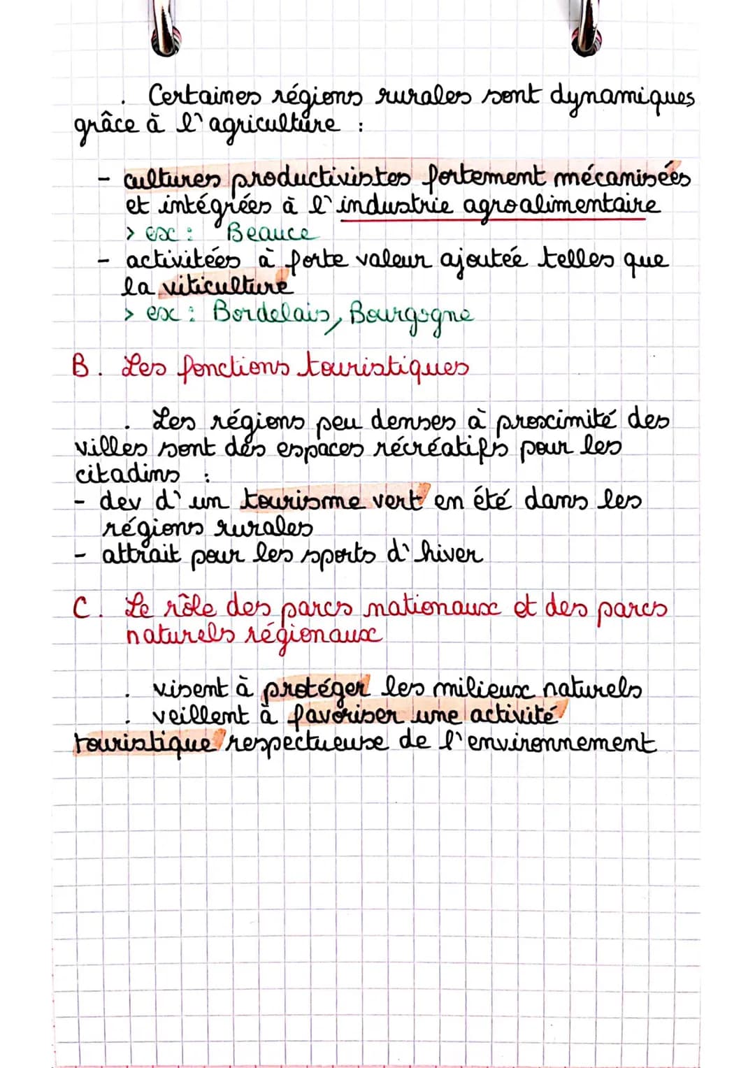 3
део
espaces de faibles densités et leurs
Les
atouts
Le renouveau démographique des espaces
peu denses
A. La superficie des espaces de faib