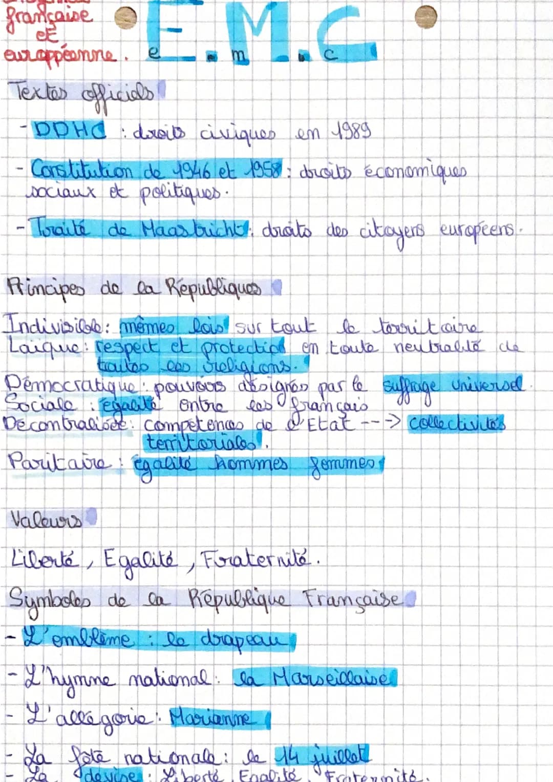 française
eE
M
m
our appéenne. e
Textes officials
-DDHC : droits civiques en 1989
- Constitution de 1946 et 1958: droits économiques
sociaux