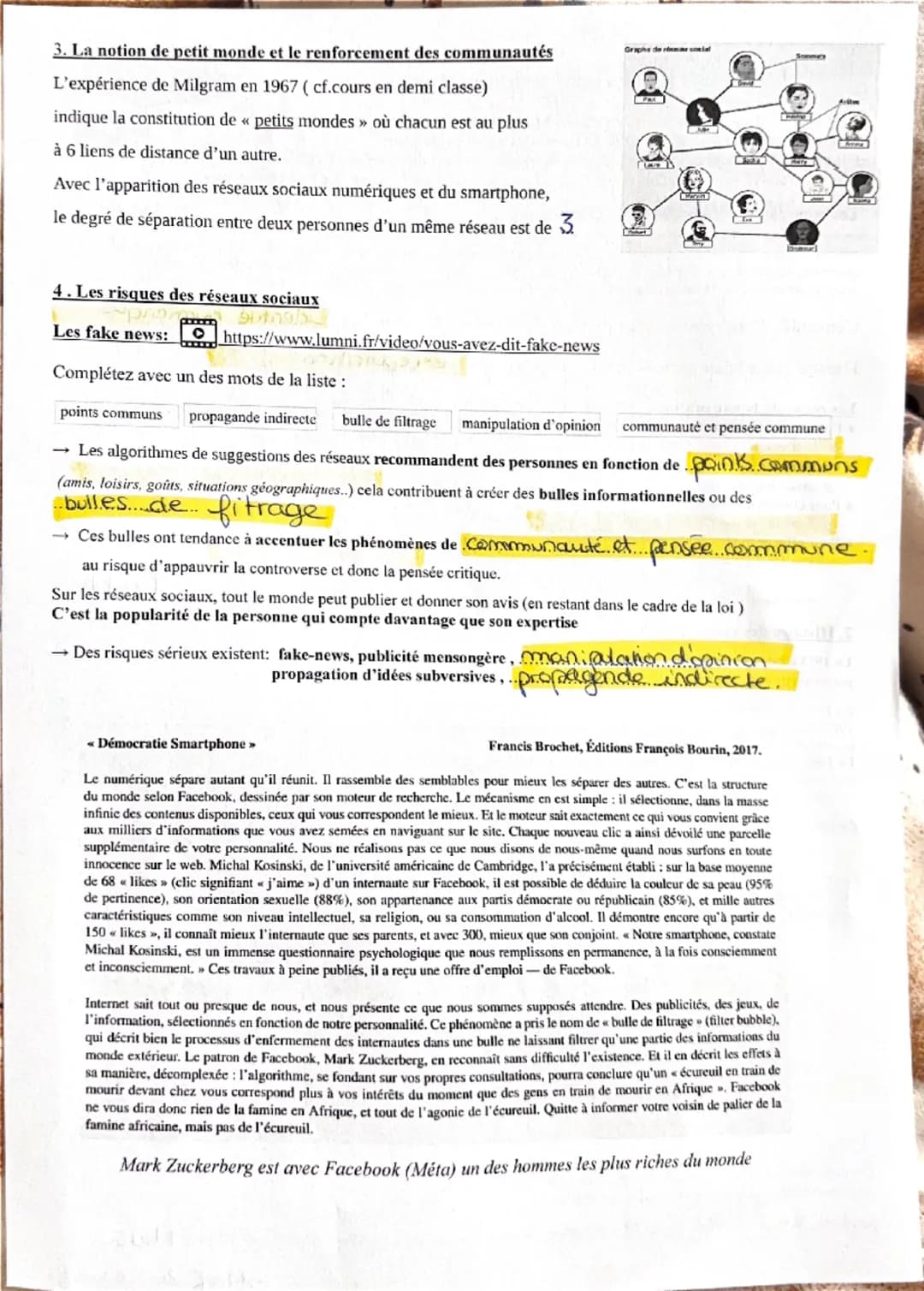 SNT
Les réseaux sociaux fonctionnement et risques
1. Définition: Les réseaux sociaux sont des applications numériques
mettant en relation de