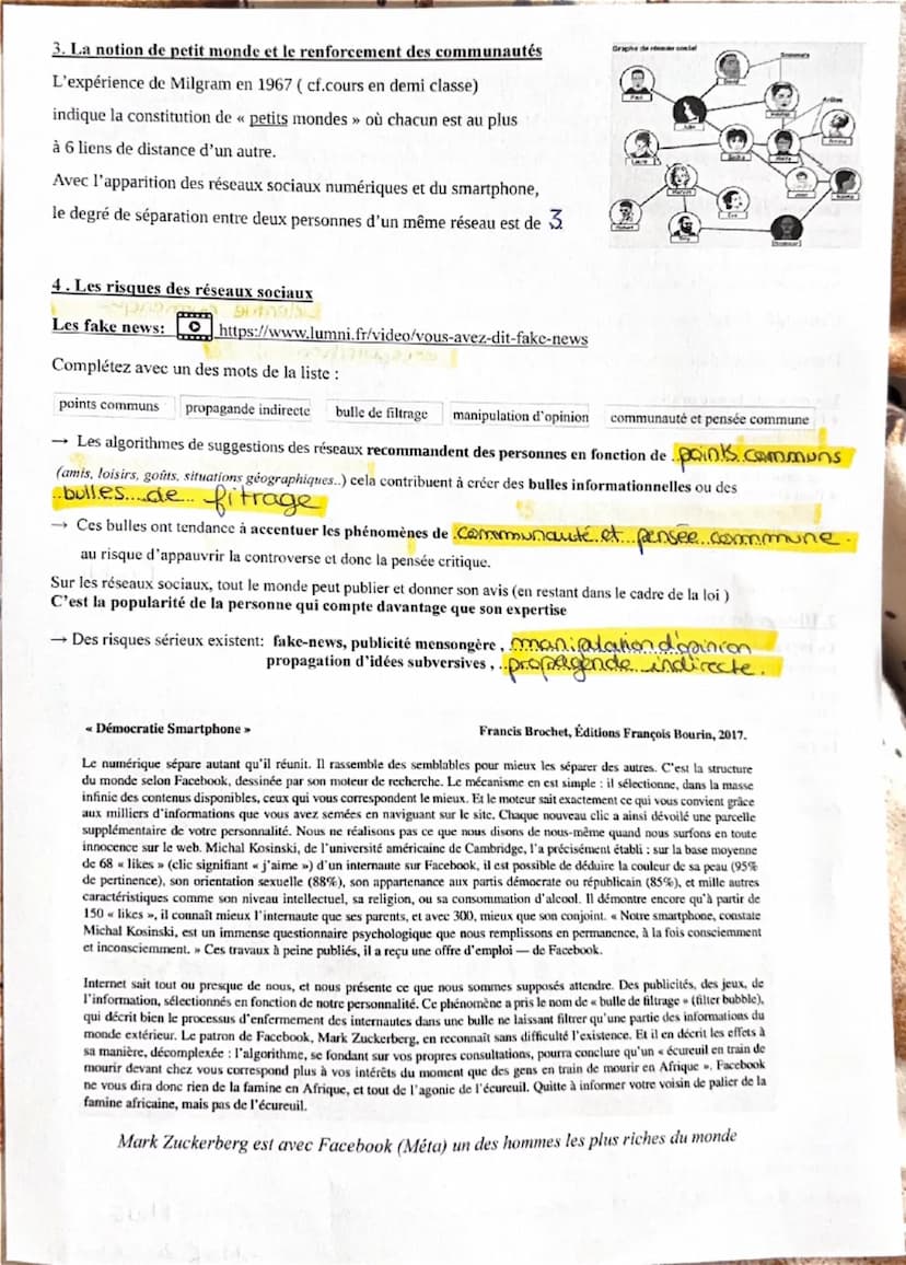 SNT
Les réseaux sociaux fonctionnement et risques
1. Définition: Les réseaux sociaux sont des applications numériques
mettant en relation de