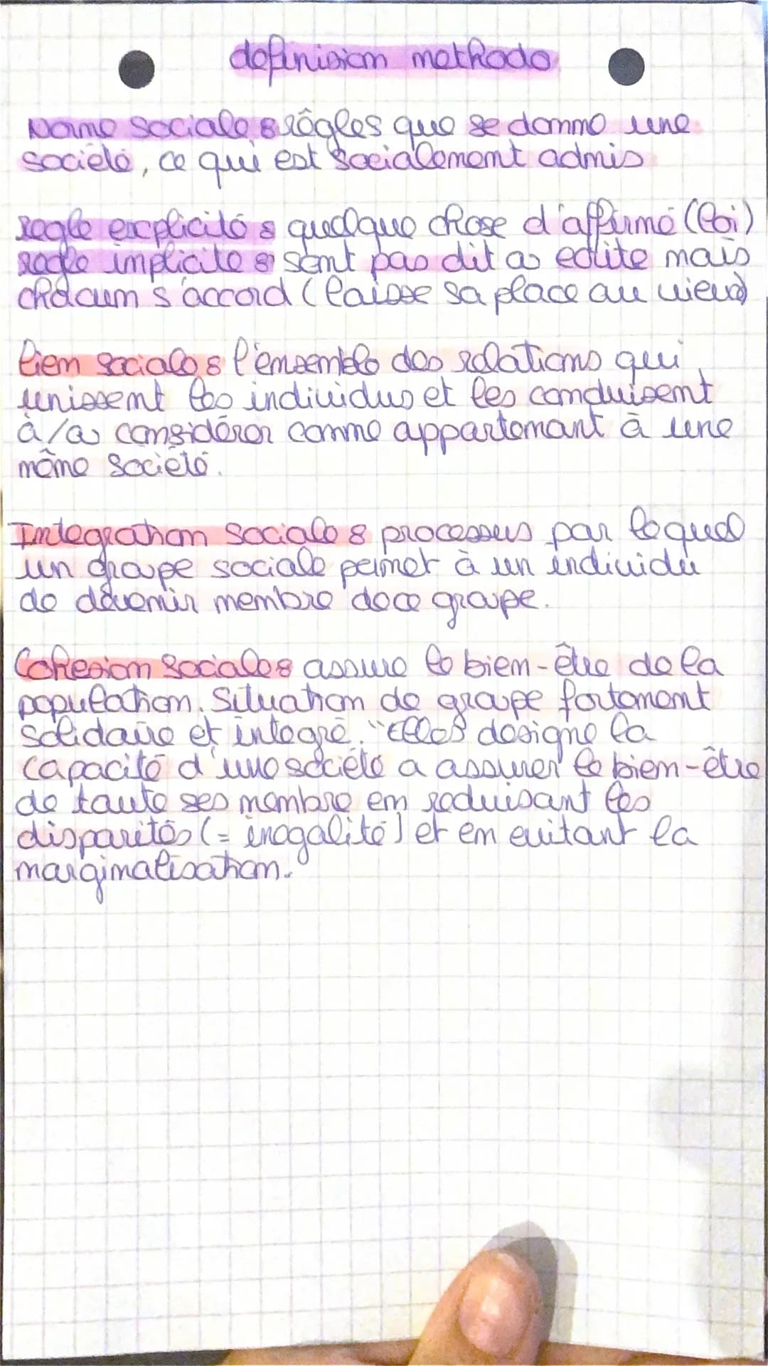 definision methodo,
identité sociales Indique l'appartenance
a I excupe as categorio d individus.
Se construit dans l'interaction avec les
a