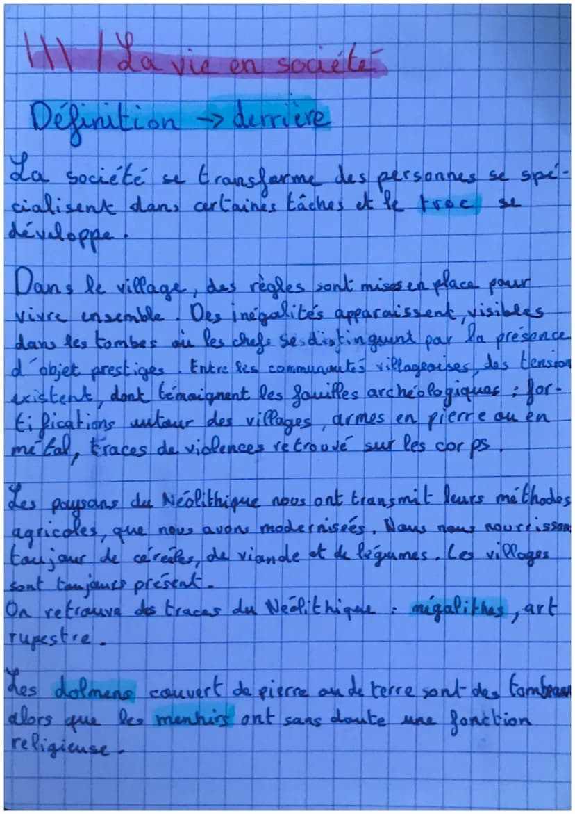 || Les
anite
Les premiers paysans de l'hum
Vers 12000 avant J.C le climat se
réchauffe et le végitation se développe
Vers 10000 avant J.-( i
