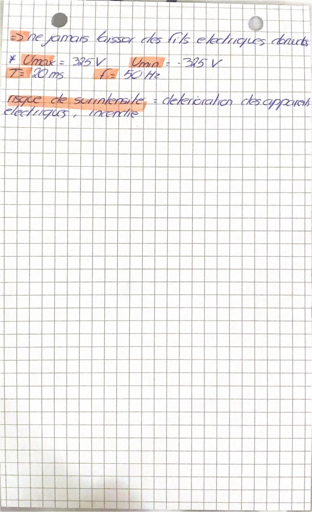 dictrique
-Ď Periode T = c'est le temps quis ecoute enlic 2
valeurs max (cumin) de la tension. Secondo(spunite
Frequence f= c'est le nombre 