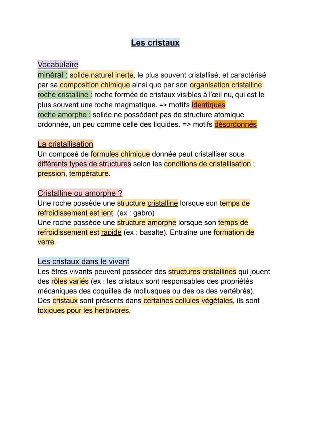 Les cristaux
Vocabulaire
minéral solide naturel inerte, le plus souvent cristallisé, et caractérisé
par sa composition chimique ainsi que pa