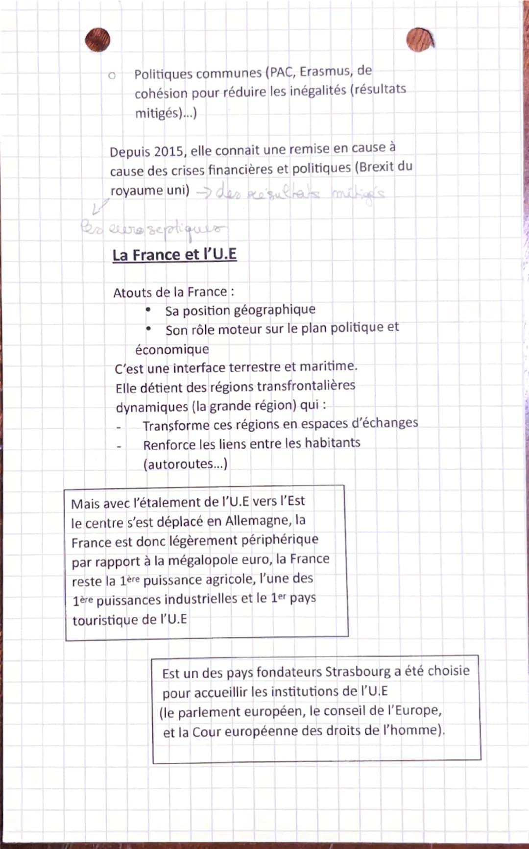 G.E.O
La construction européenne à
l'union
1
Dans le contexte de la guerre froide :
6 états décident de s'unir
Pour éviter un nouveau confli