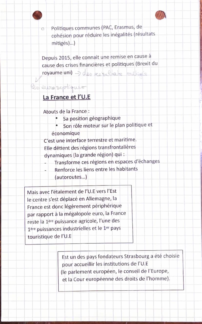 G.E.O
La construction européenne à
l'union
1
Dans le contexte de la guerre froide :
6 états décident de s'unir
Pour éviter un nouveau confli