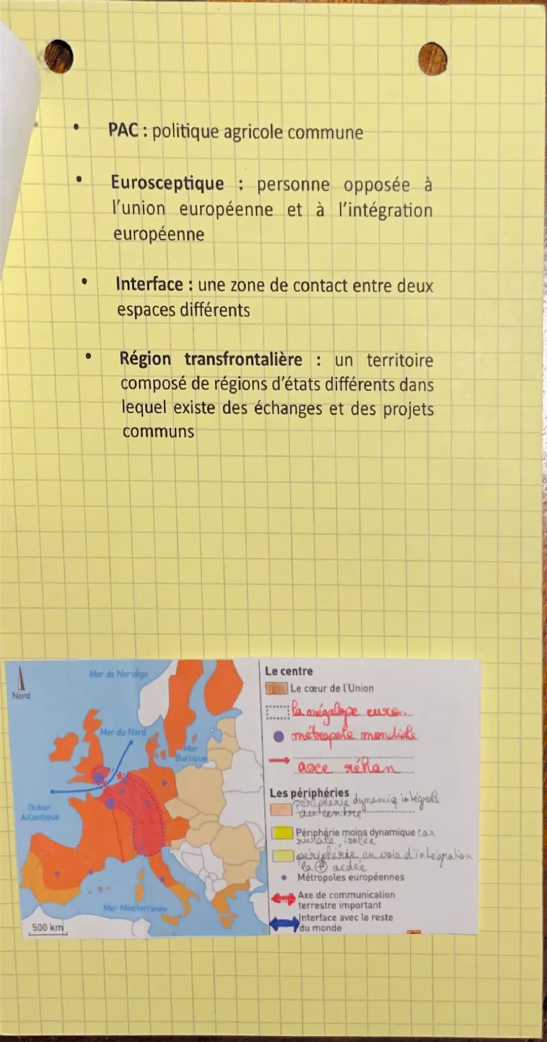 G.E.O
La construction européenne à
l'union
1
Dans le contexte de la guerre froide :
6 états décident de s'unir
Pour éviter un nouveau confli