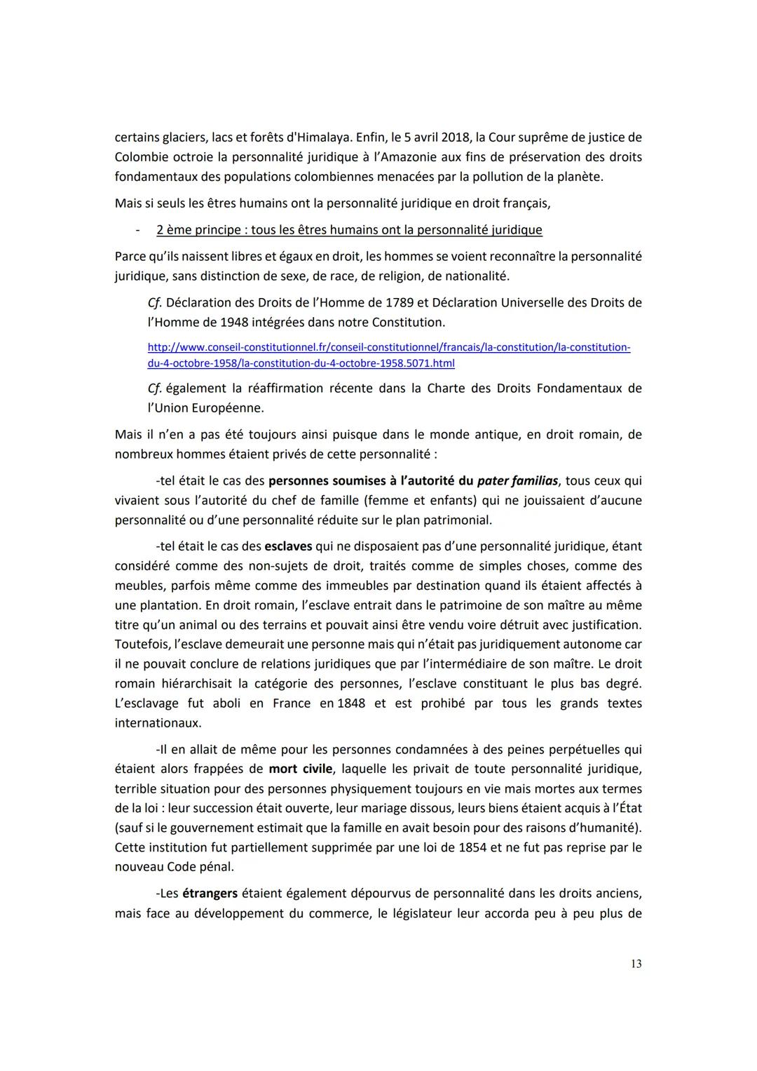PRÉSENTATION GÉNÉRALE
La distinction fondamentale du droit civil, « la grande division marquée par la nature >> selon
les rédacteurs du Code