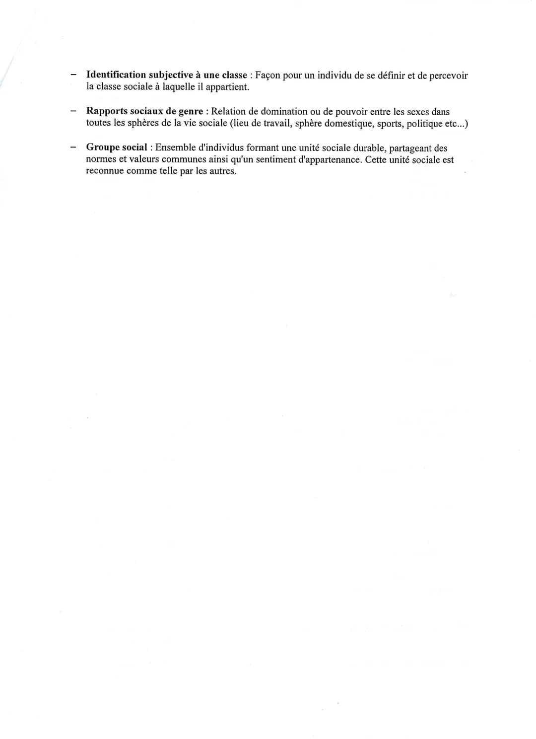 - Identification subjective à une classe: Façon pour un individu de se définir et de percevoir la classe sociale à laquelle il appartient.
-