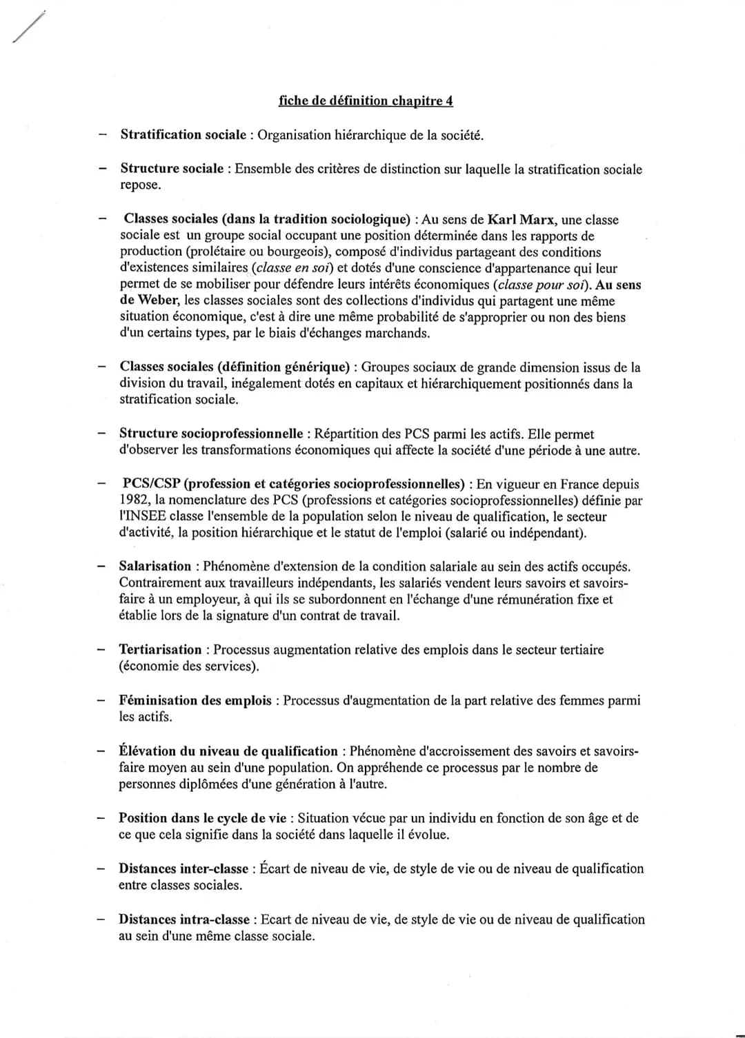 - Identification subjective à une classe: Façon pour un individu de se définir et de percevoir la classe sociale à laquelle il appartient.
-